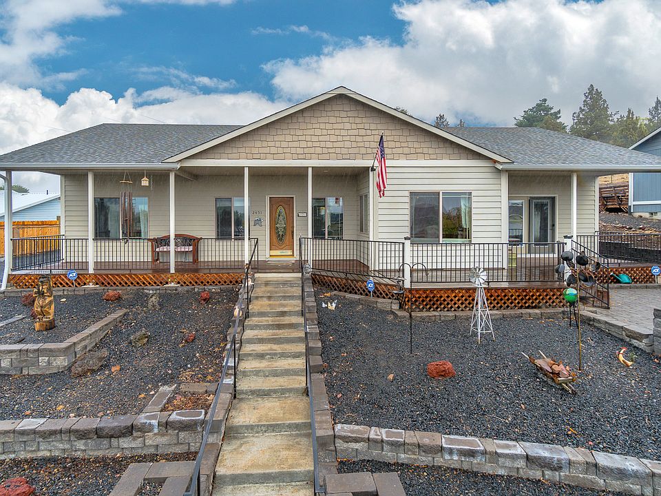 1st image of 2451 NE Bobbi Pl