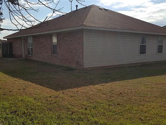 5th image of 425 Leisure Dr