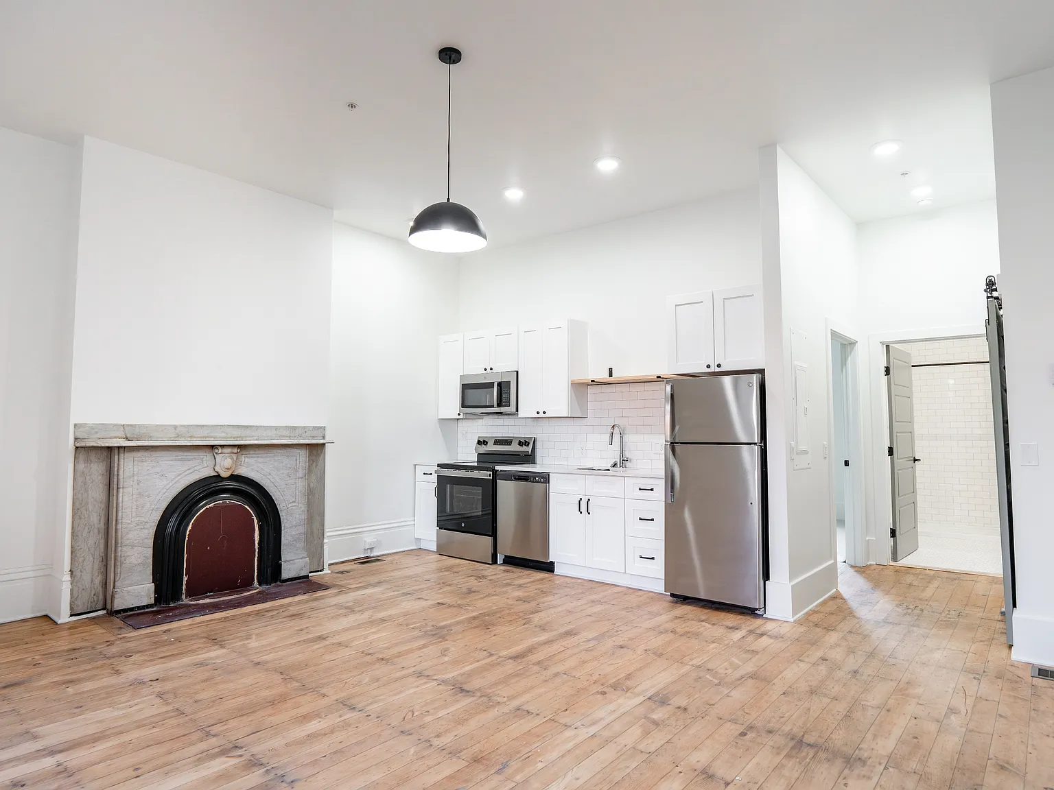 4402 Butler Street - 101 — Photo 2