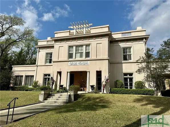 1 Lattimore Place, Savannah, GA 31405