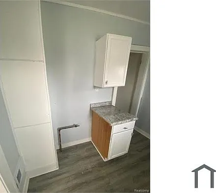 8647 Ellsworth St — Photo 5