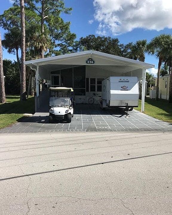 1st image of 236 Plantation Dr