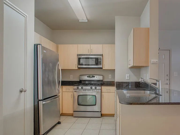 2209 Hancock Dr #27 — Photo 14
