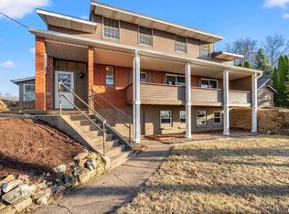 7216 Valley Dr, Bettendorf, IA 52722