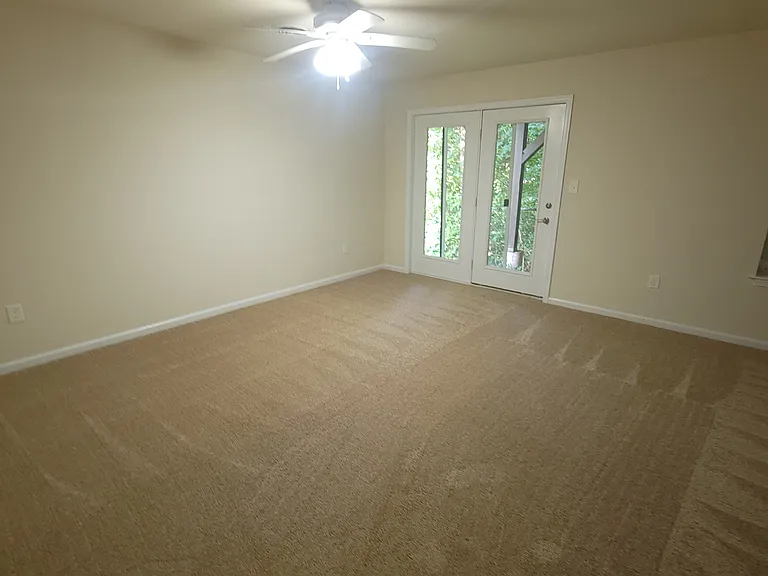 539 Upland St — Photo 15