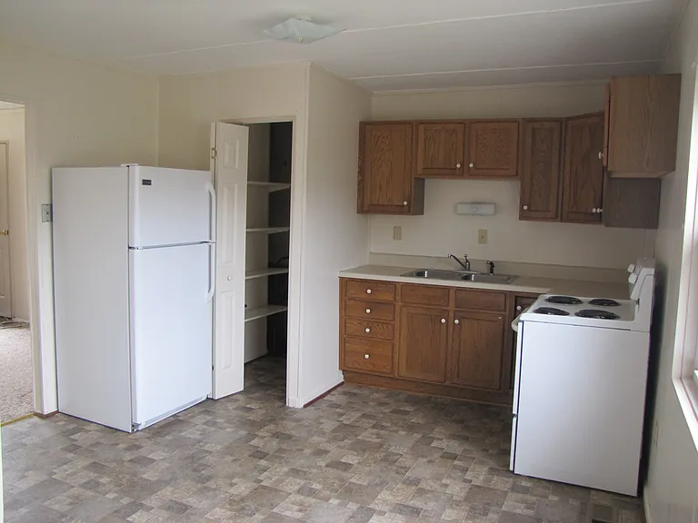 1305 Gilmore Cir — Photo 5