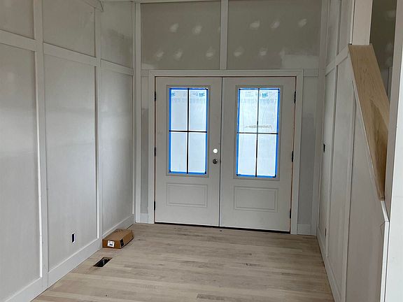 4th image of 9301 Hillcrest Trl