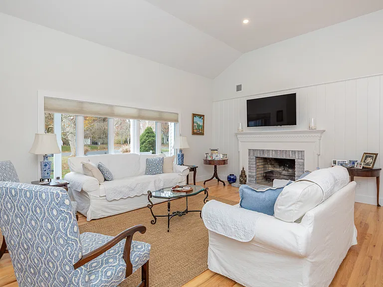 64 Aspatuck Rd — Photo 6