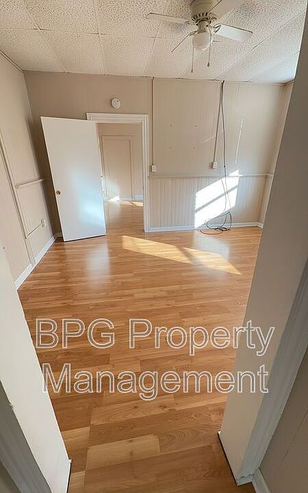 1st image of 205 N Main St APT 1B