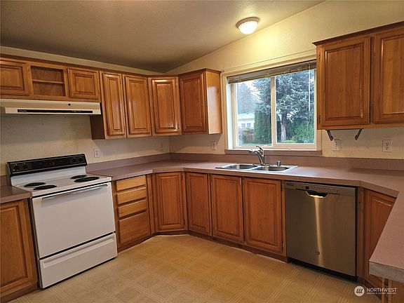 3rd image of 5417 NE 77th Court