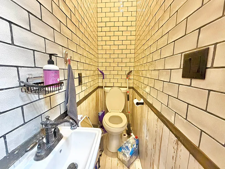 208 Starr St #2B — Photo 11