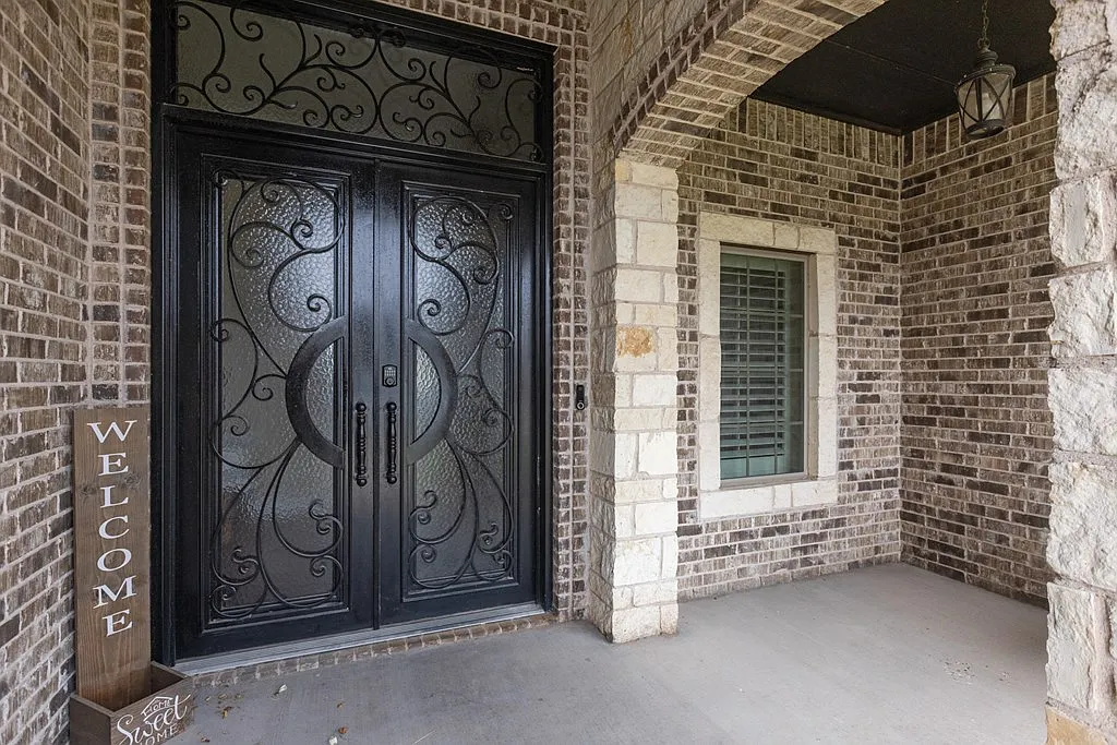 4 bed, 3.0 bath, 2800 sqft, $4,700 — Photo 3