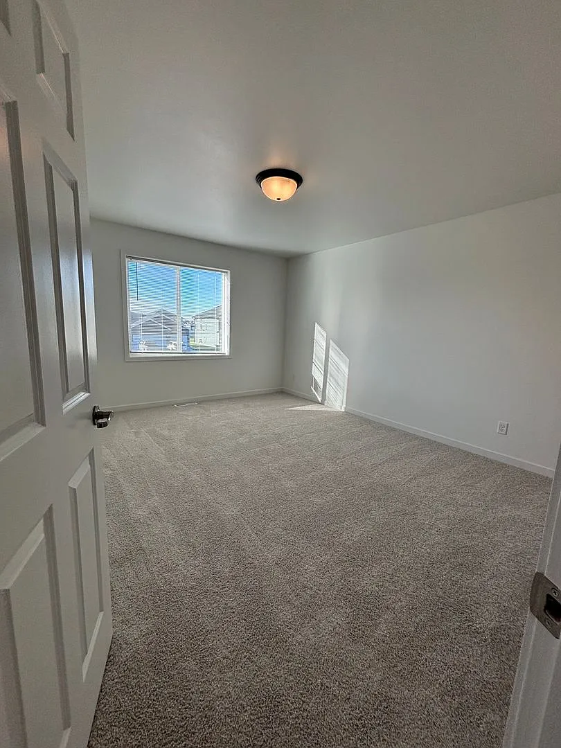 3 Bedroom 3 Bathroom Townhomes — Photo 4