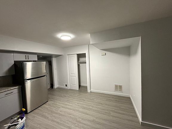 3rd image of 149 Braisted Ave #1