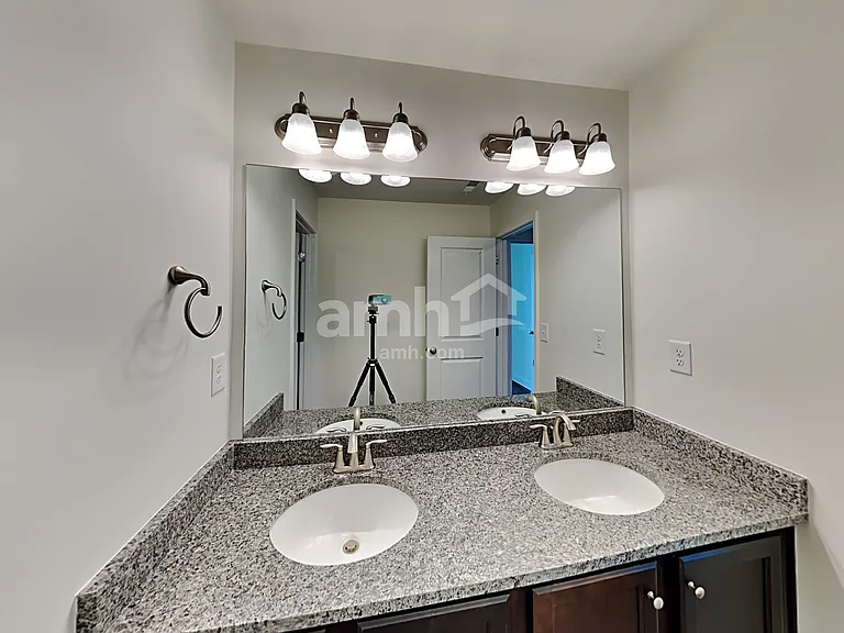 320 Bourne St — Photo 25