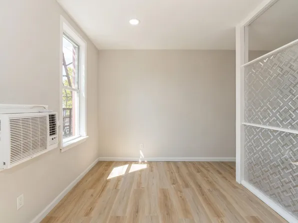 40 Beacon Avenue image 14 of 20