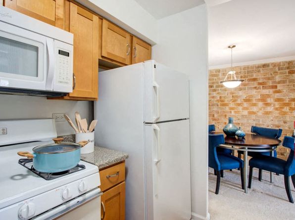 The Gates of Deer Grove Apartment Homes | 125 W Dundee Rd, Palatine, IL