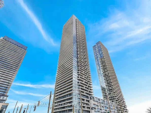 950 Portage Pkwy #5615, Vaughan, ON L4K 0J7