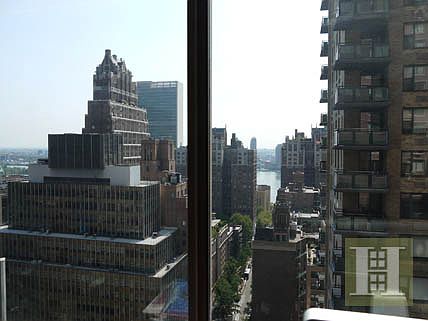 4th image of 235 E 40th St APT 27H