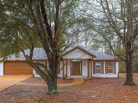 3rd image of 807 Meadow Way Cv