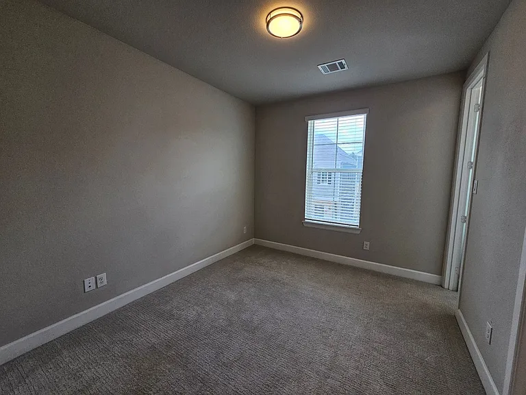8045 Emerald Rock Dr — Photo 28