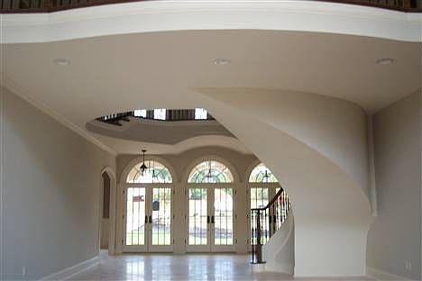 4th image of 18 Greenlee Hill Ct