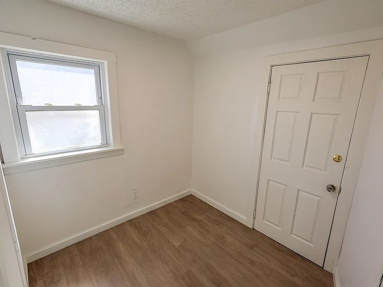 8 Colonial Ave #3 — Photo 11