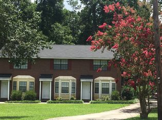 205 Meadowbrook Ct, Fayetteville, GA 30215
