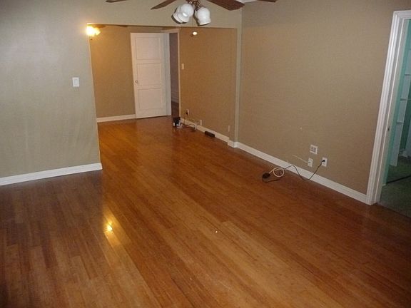 3rd image of 2026 W 112th St