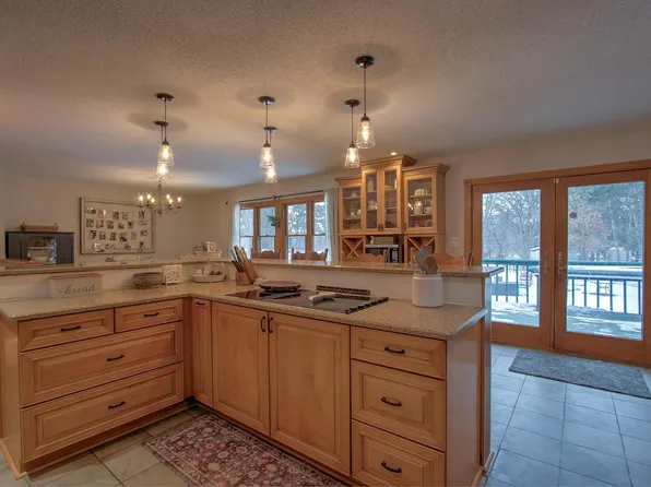 7768 Carole Dr, Lino Lakes, MN 55014