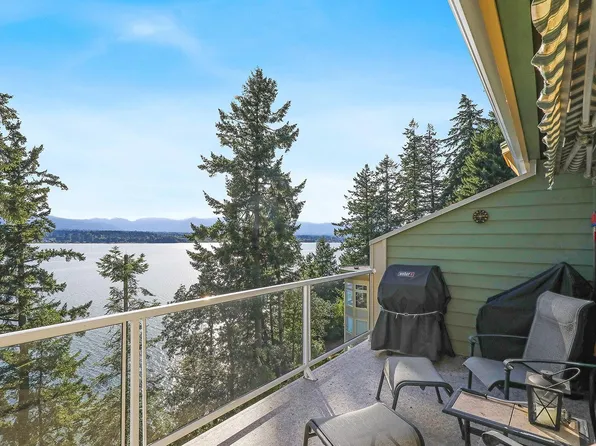 2275 Comox Ave #206, Comox, BC V9M 1X6