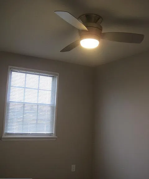 110 Villa Capri Cir — Photo 36