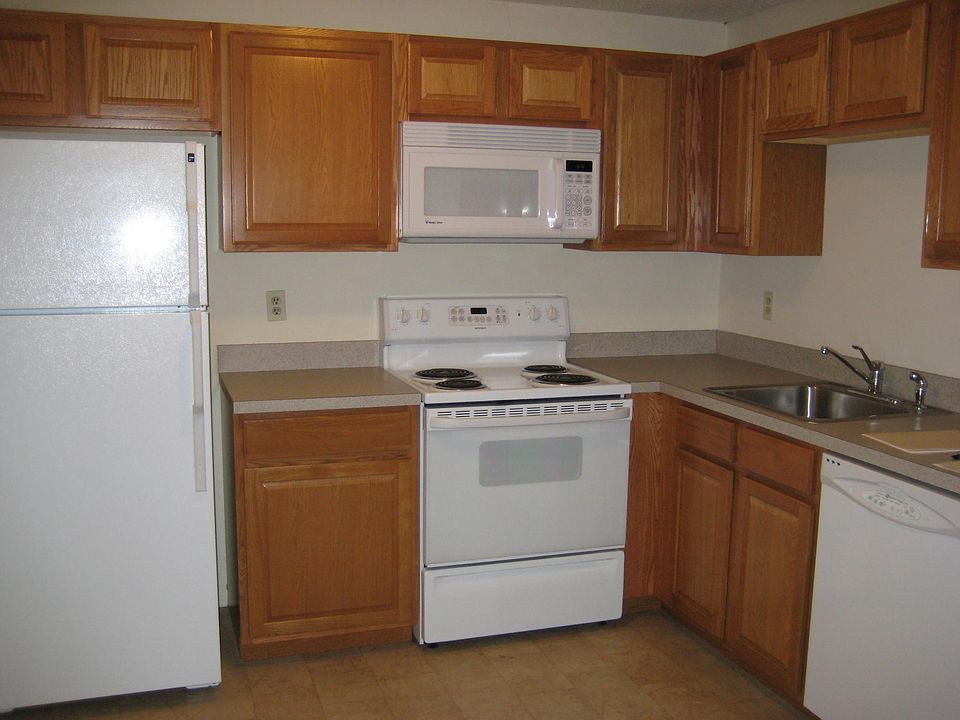 2nd image of 121 North St #49