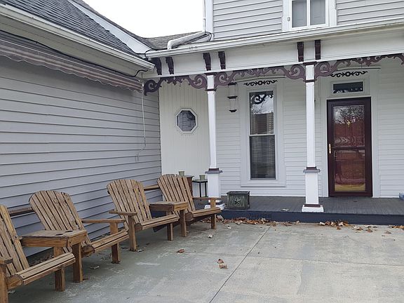 3rd image of 208 W Market St