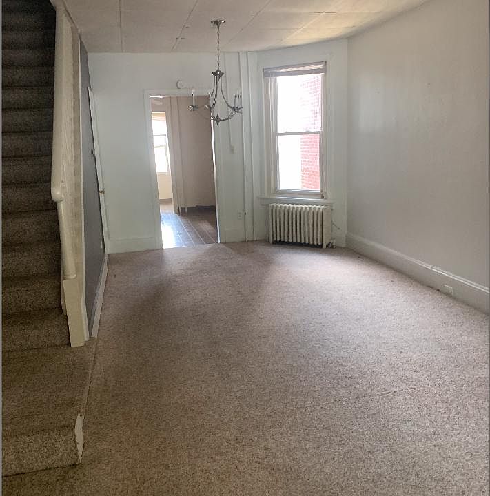 2nd image of 1007 E 4th St