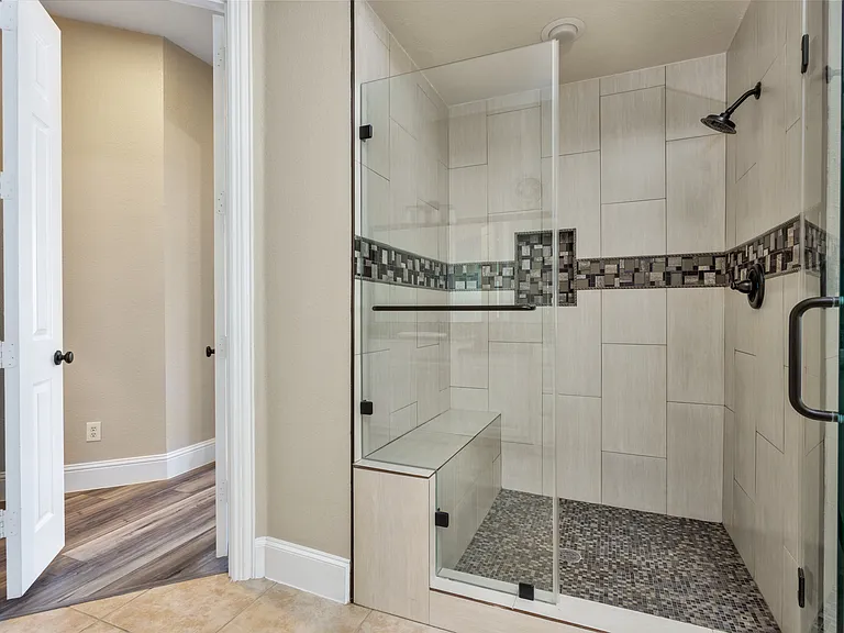 13336 Thornton Dr — Photo 16