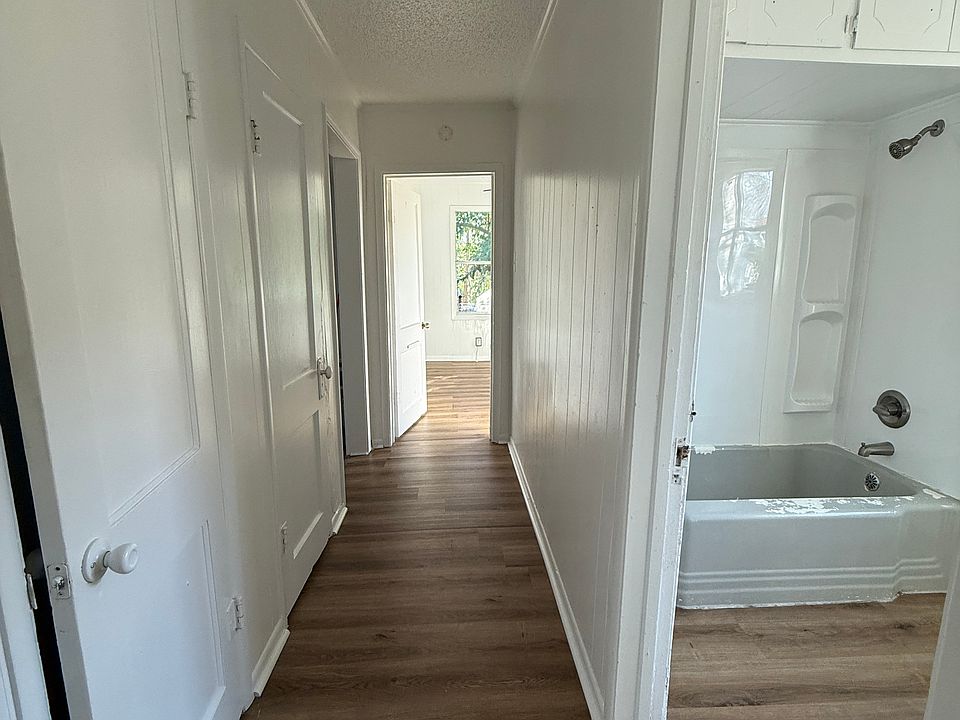 1st image of 1415 E Barton Ave