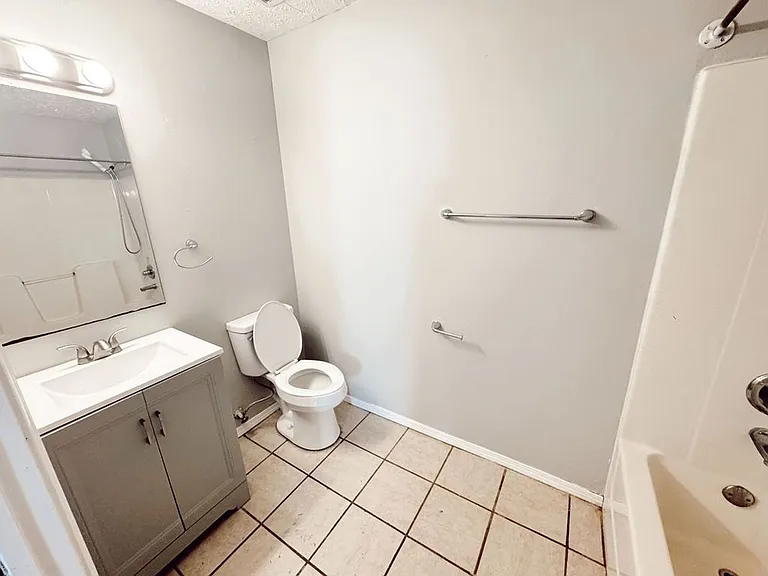 Valley View Apartments — Photo 76
