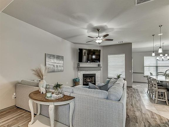 5th image of 16028 Mendoza Dr