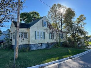708 N College Ave, Salem, IN 47167