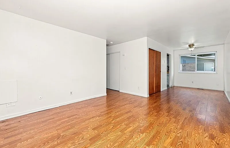 2 bed, 1.0 bath, $965 — Photo 4