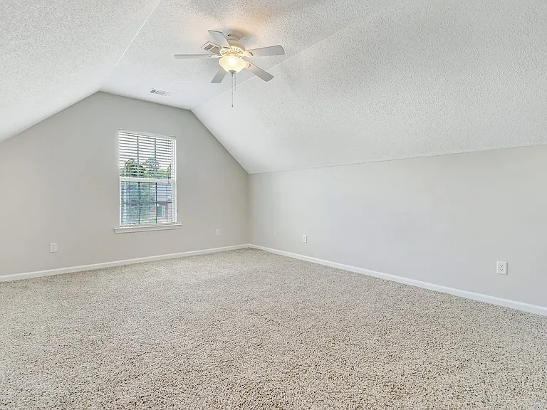 127 Williams Ave — Photo 32