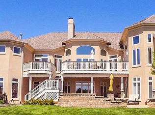260 Boulder Dr, Lake In The Hills, IL 60156