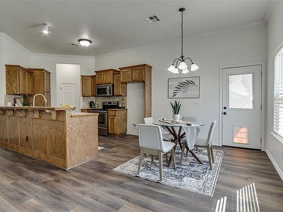 4th image of 2176 Melody Dr
