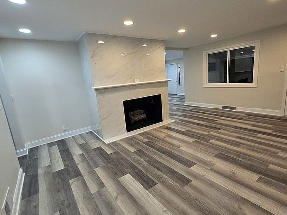 4th image of 813 Chicago Rd