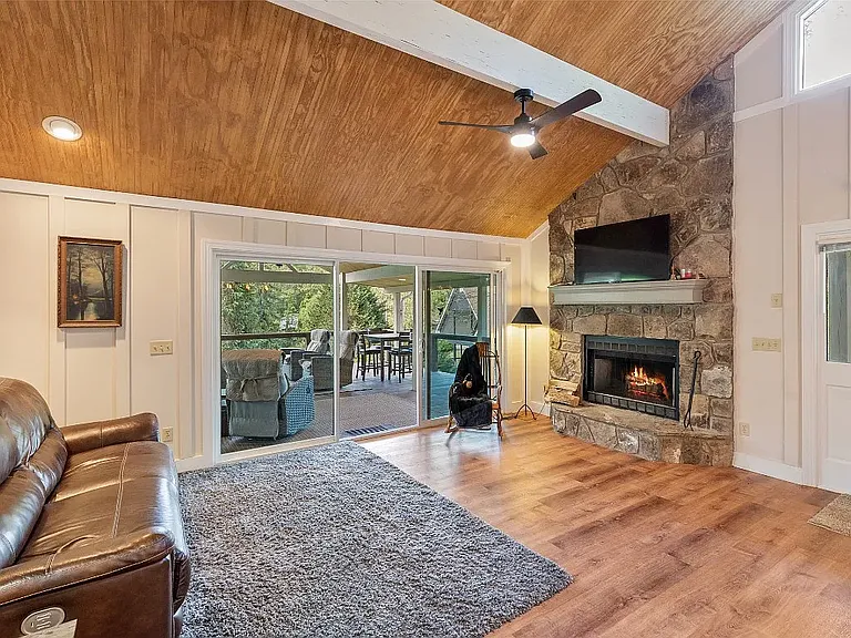 119 Heavens Gate Ln — Photo 2