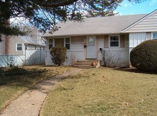 777 Lynne Rd, Wantagh, NY 11793