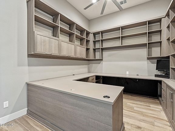 4th image of 110 Bridlemoor Ct