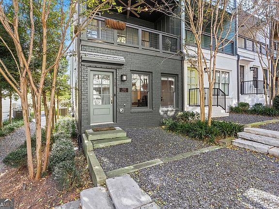 2nd image of 760 Aerial Way