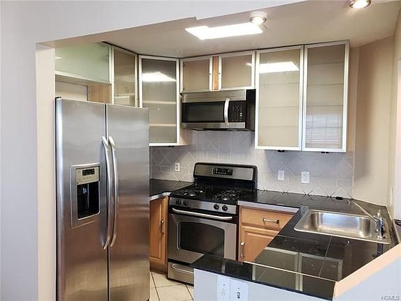 2nd image of 23 Lexington Hl Unit 4